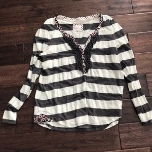 Anthroplogie striped long sleeve t great ruffles
